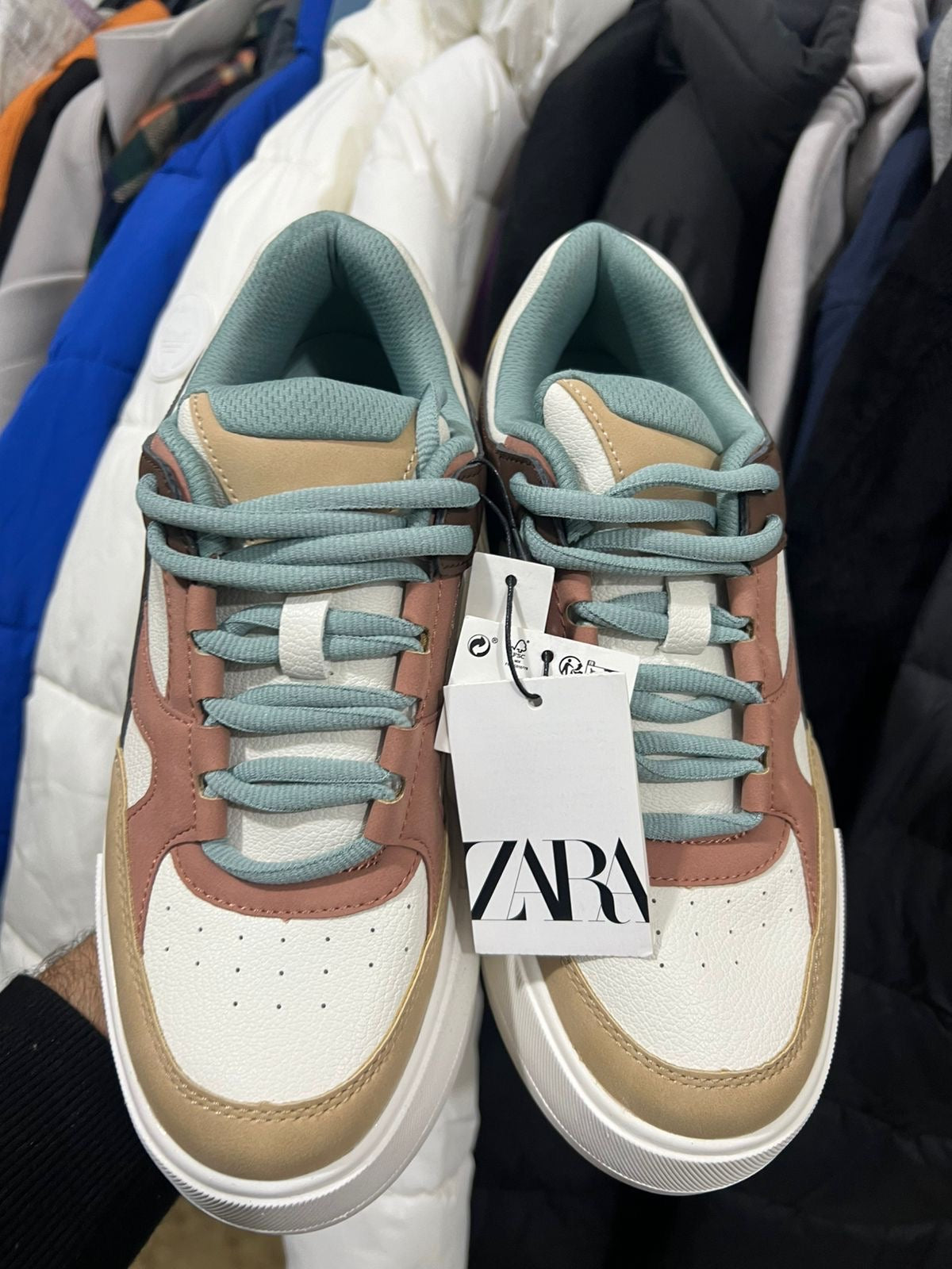 RETRO STYLE SNEAKERS - ZARA