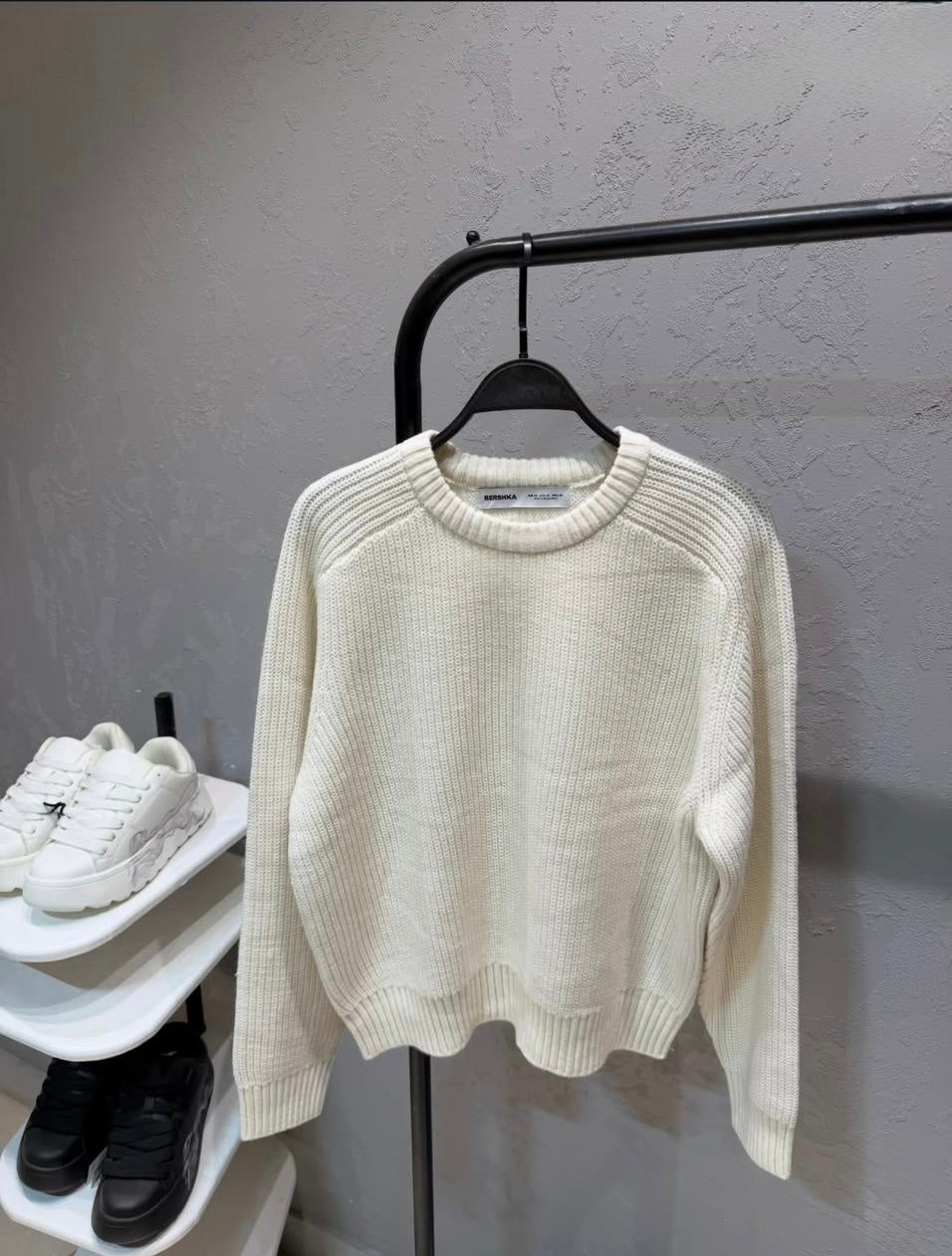 ZARA - KNITTED SWEATER