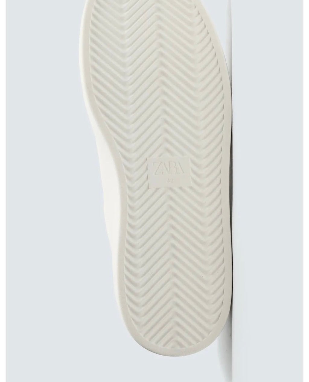 PULL&BEAR Aero Chunk Sneaker – Off White