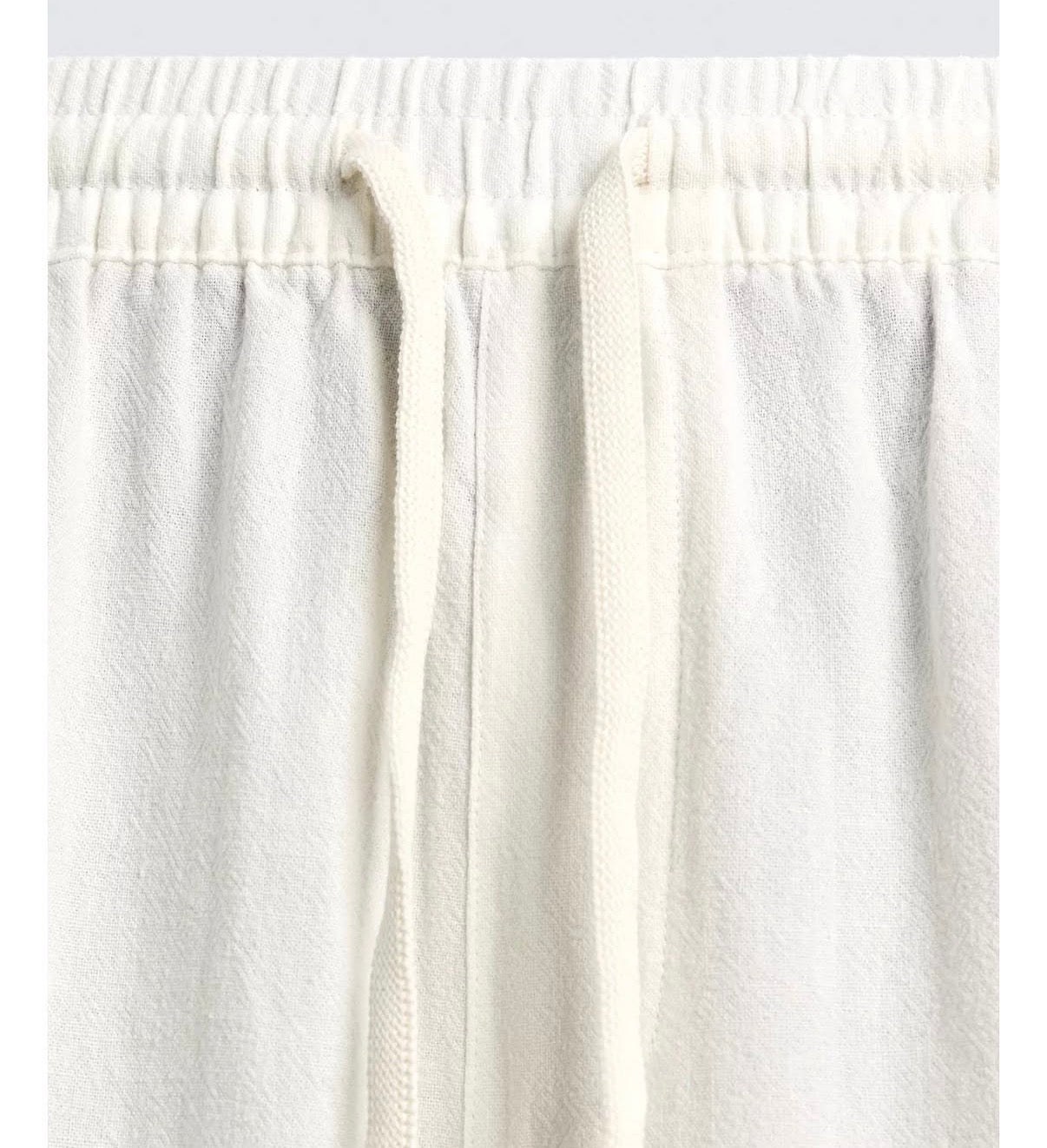 PULL&BEAR Relaxed Fit Linen Shorts – WHITE