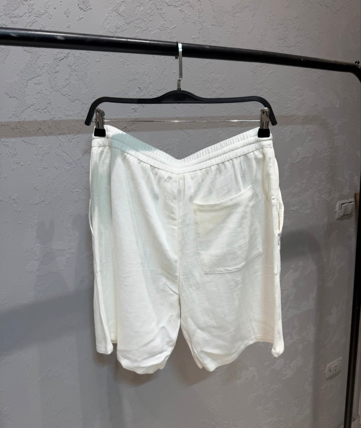 PULL&BEAR Relaxed Fit Linen Shorts – WHITE