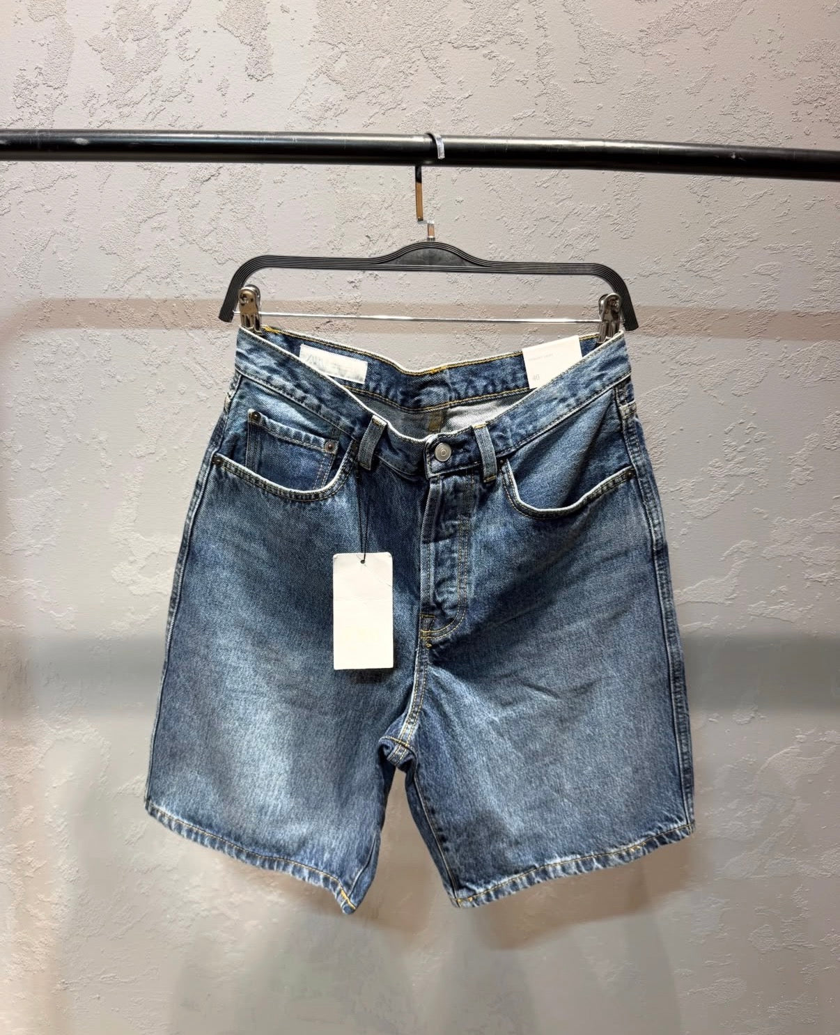 PULL&BEAR Relaxed Fit Denim Shorts – Washed Light Blue