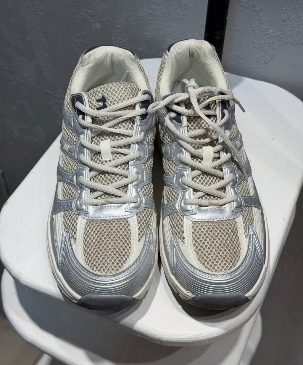 𝗕𝗘𝗥𝗦𝗛𝗞𝗔  Metallic Chunky Trainers – Silver Grey