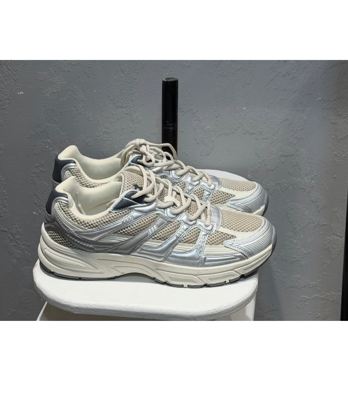 𝗕𝗘𝗥𝗦𝗛𝗞𝗔  Metallic Chunky Trainers – Silver Grey