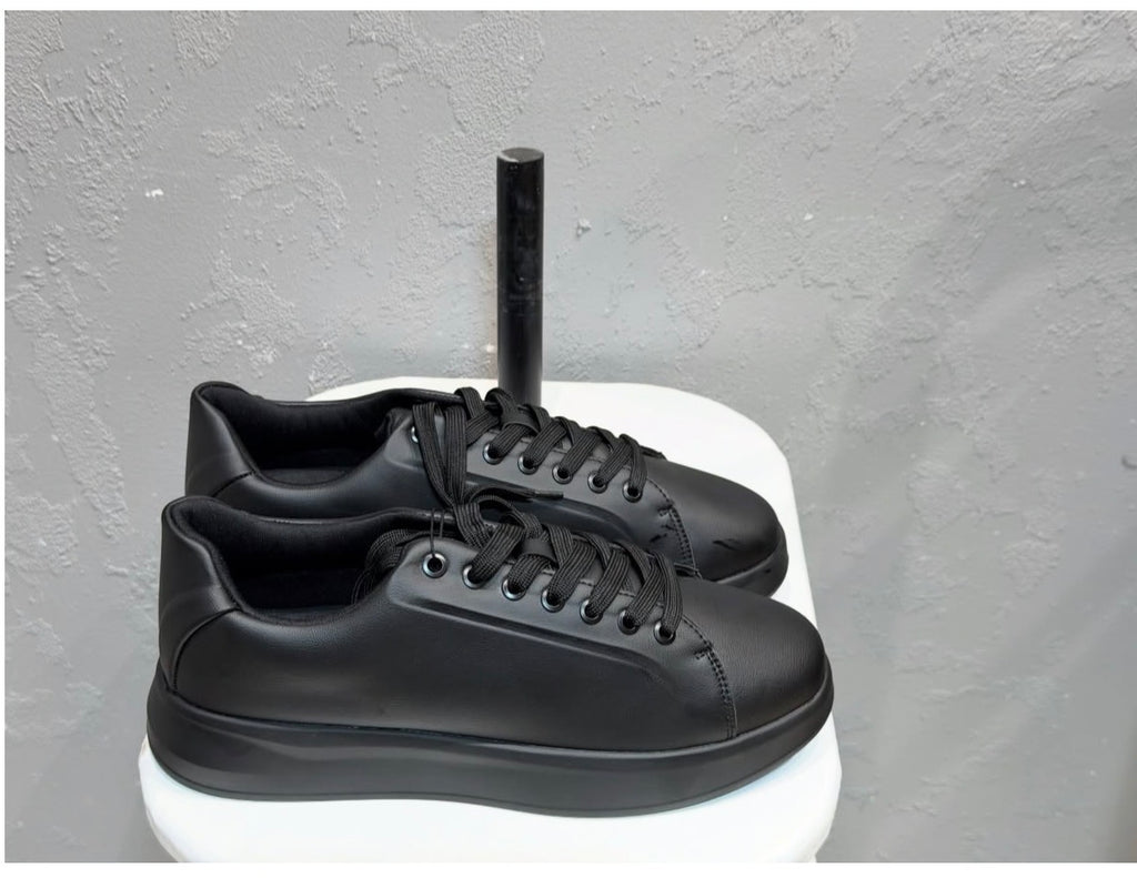 ZARA Minimal Leather Sneakers – Black