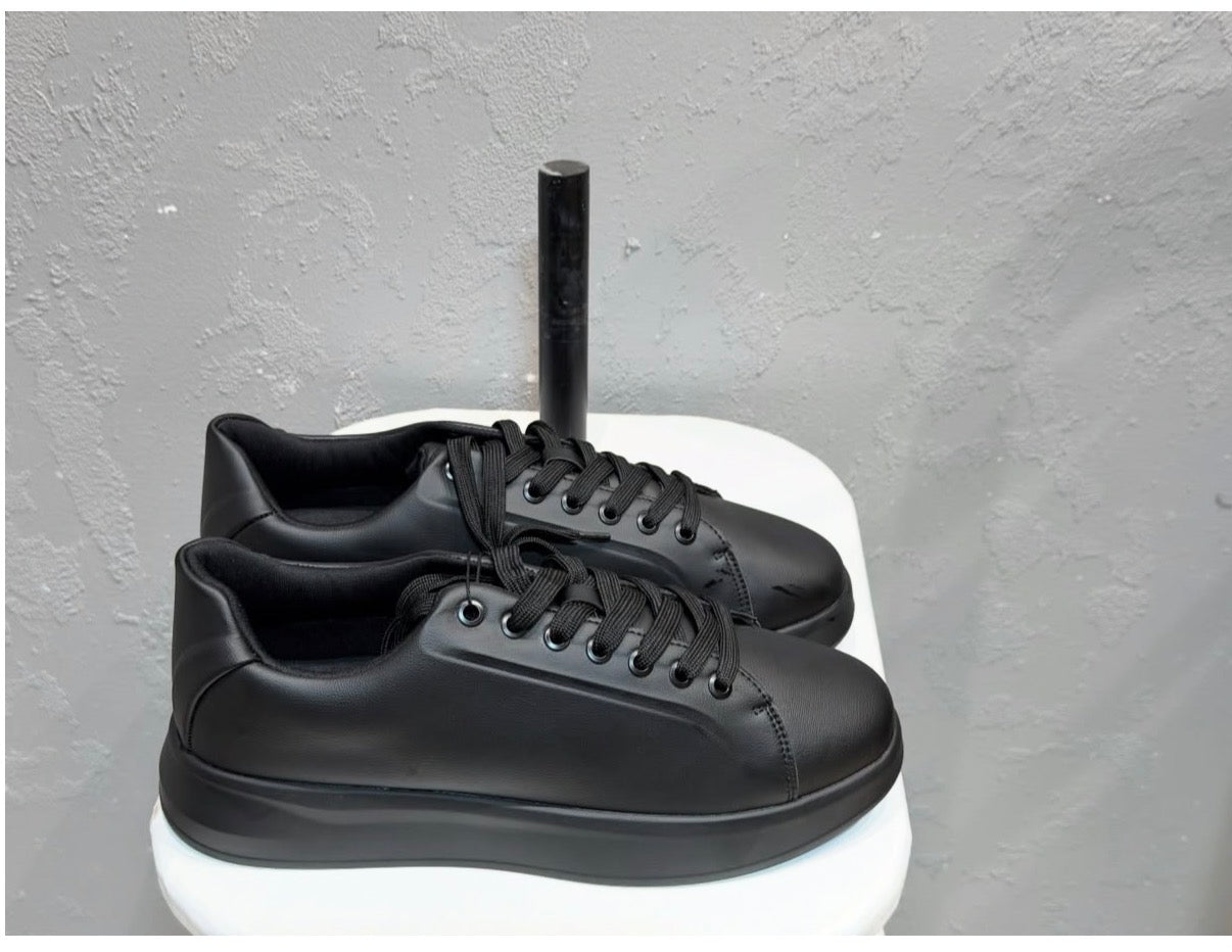 ZARA Minimal Leather Sneakers – Black