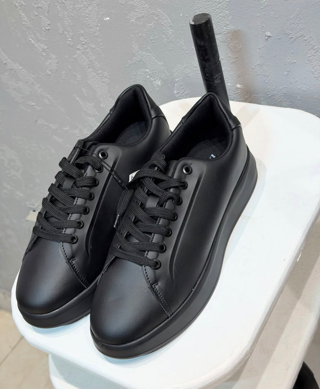 ZARA Minimal Leather Sneakers – Black