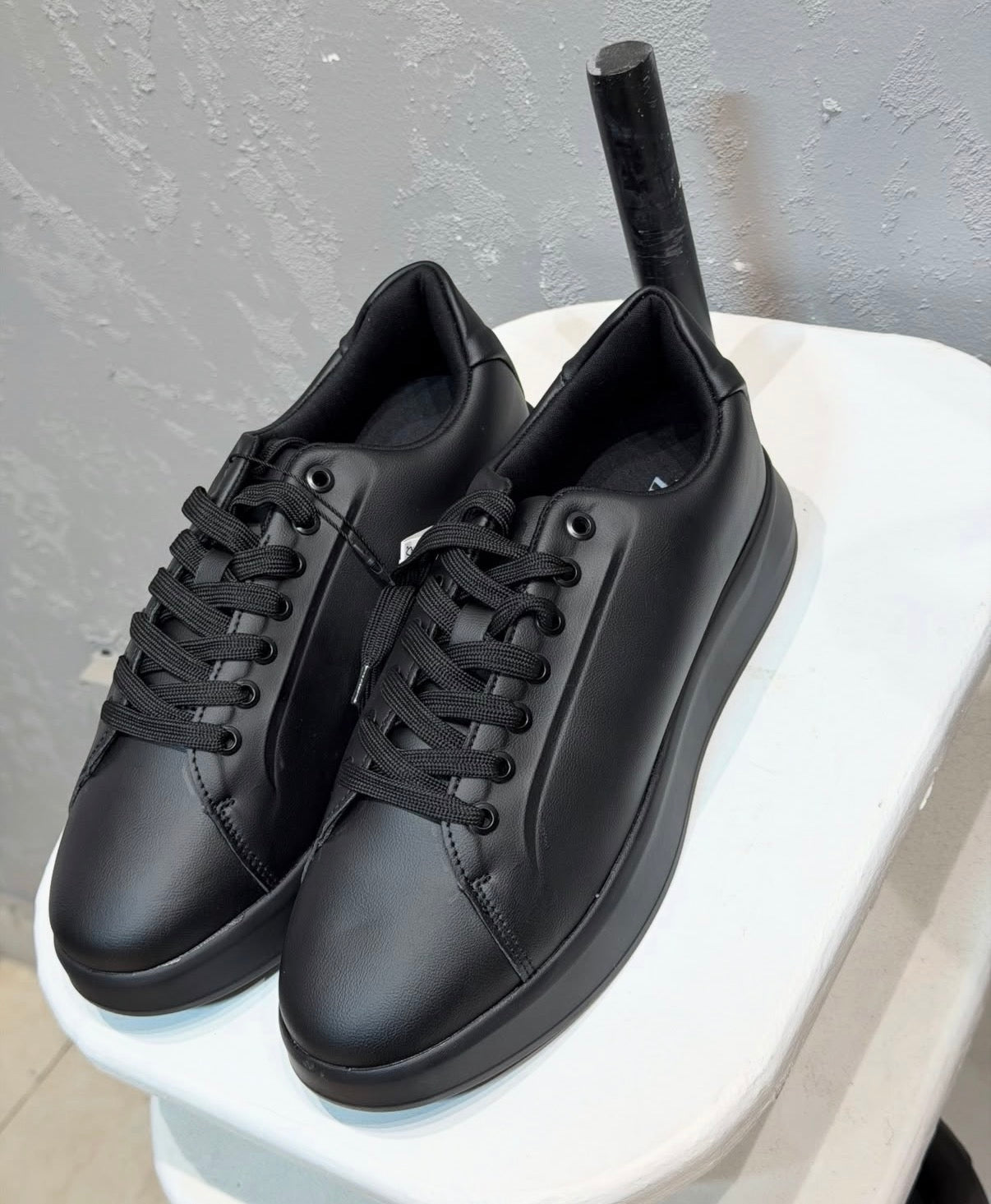 ZARA Minimal Leather Sneakers – Black