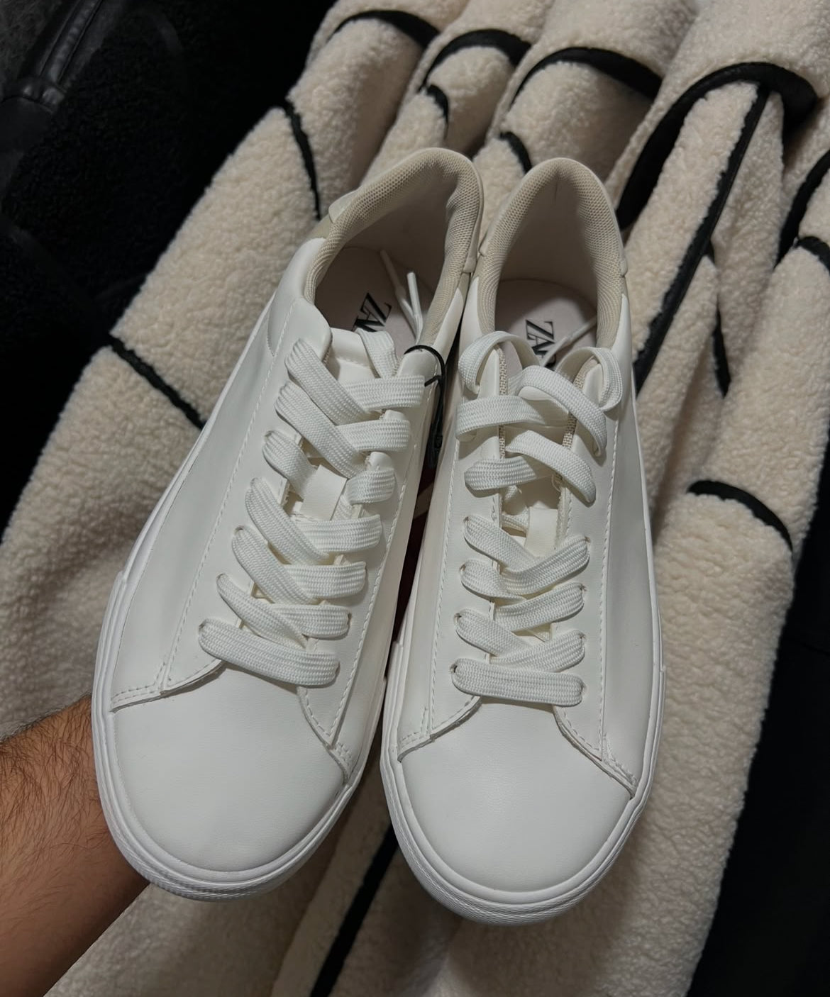 CONTRAST TRAINERS - ZARA