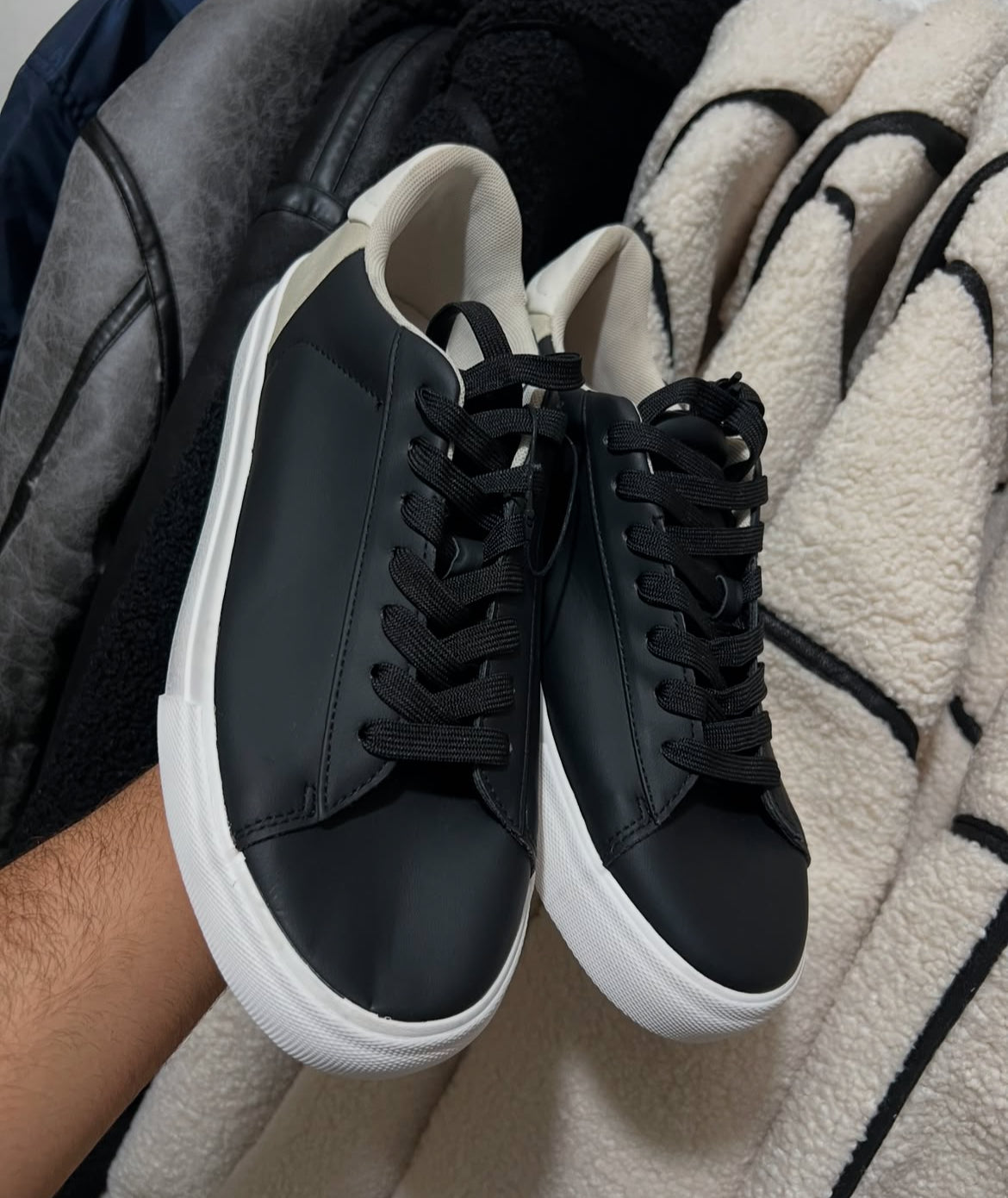 CONTRAST TRAINERS - ZARA