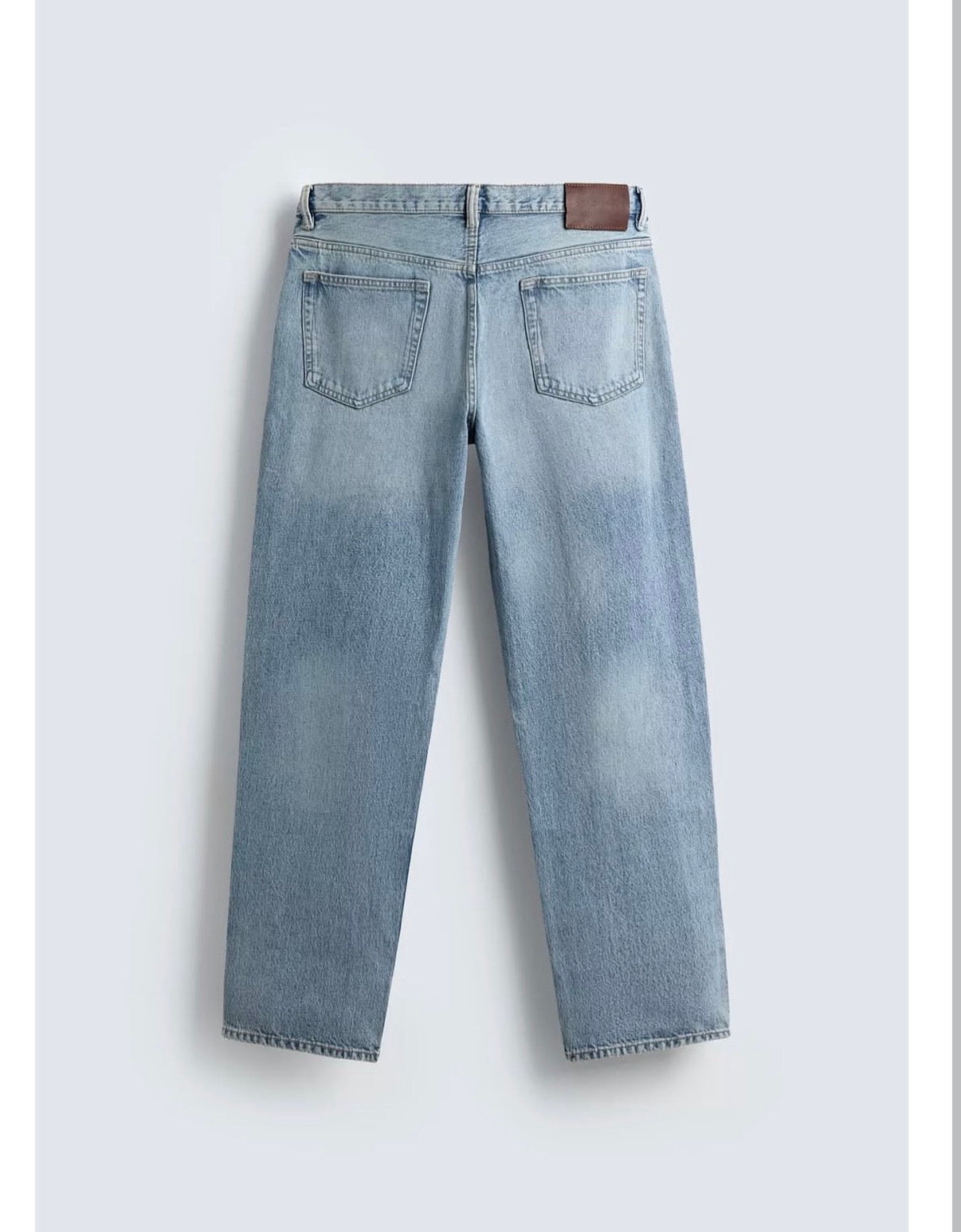 ZARA STRIGHT JEANS