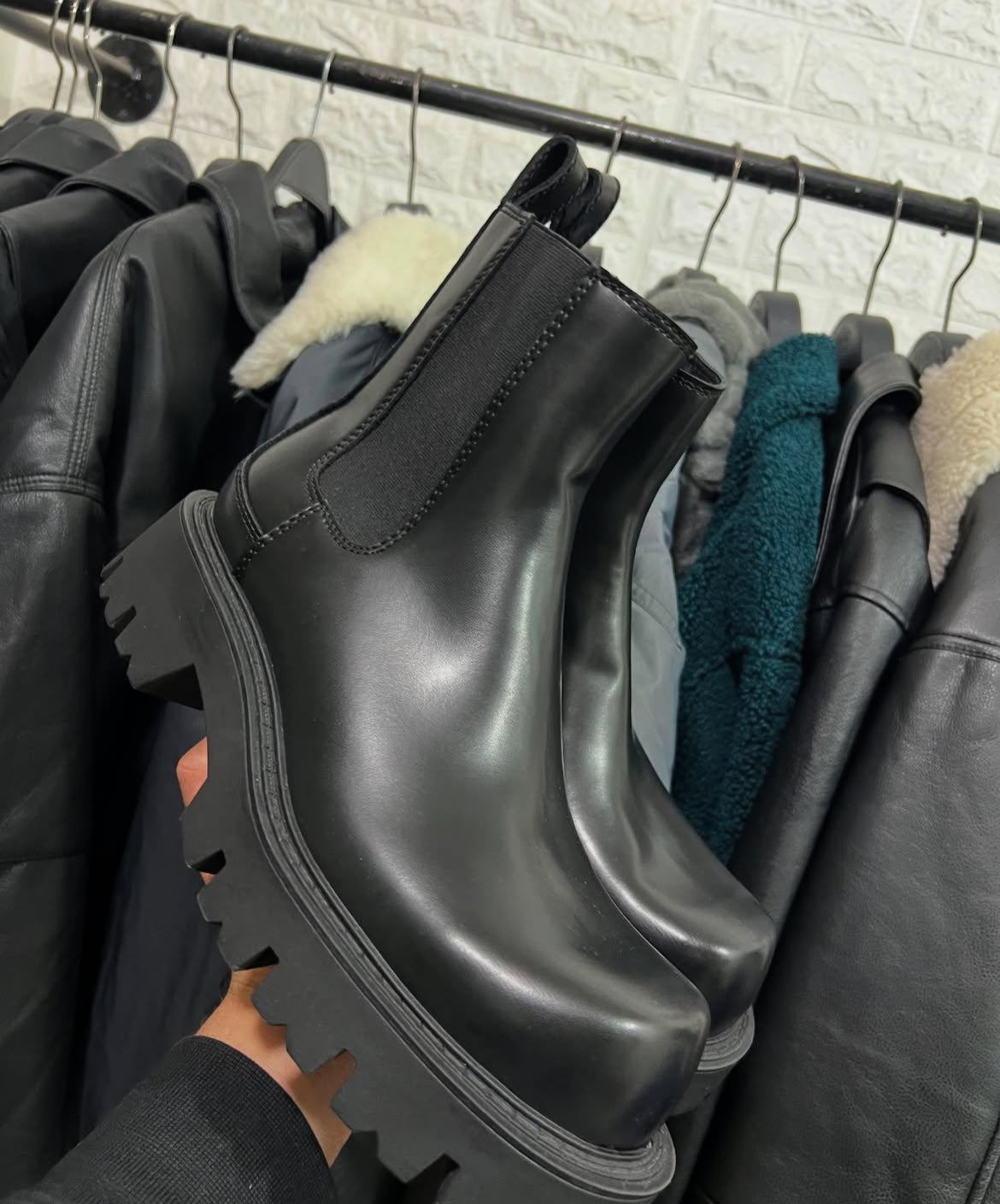 CHUNKY LEATHER CHELSEA BOOTS - ZARA