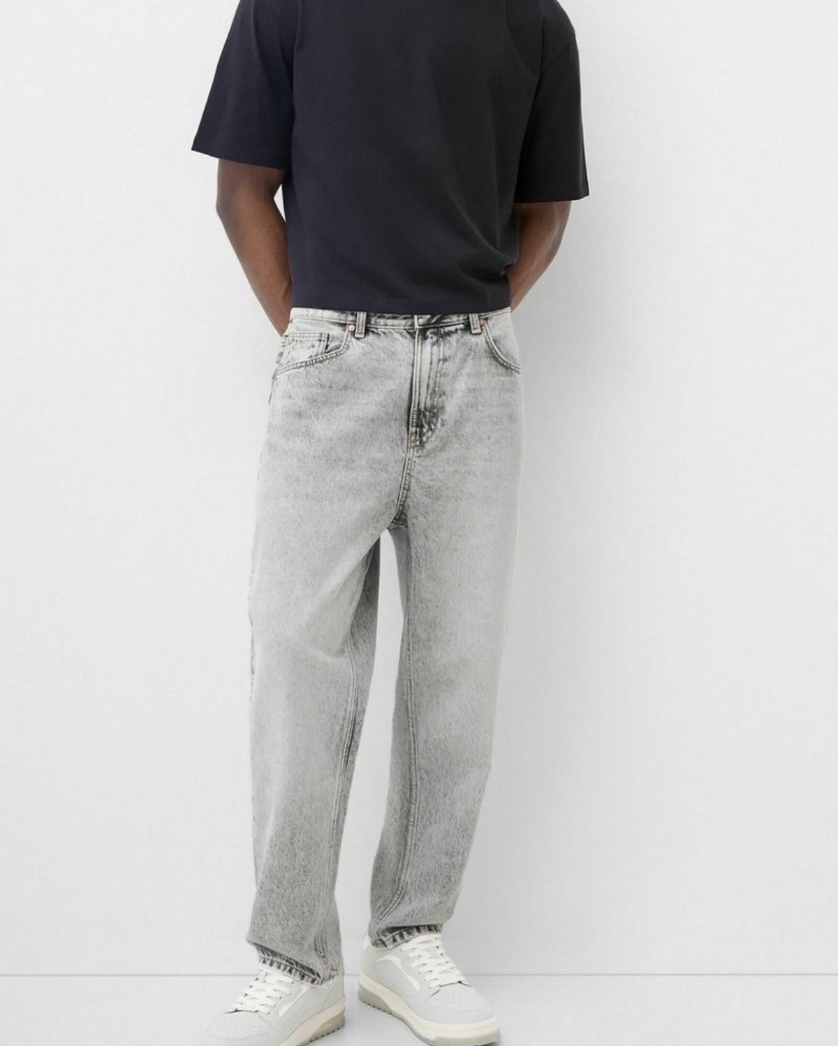 BERSHKA Loose Fit Jeans – Sand