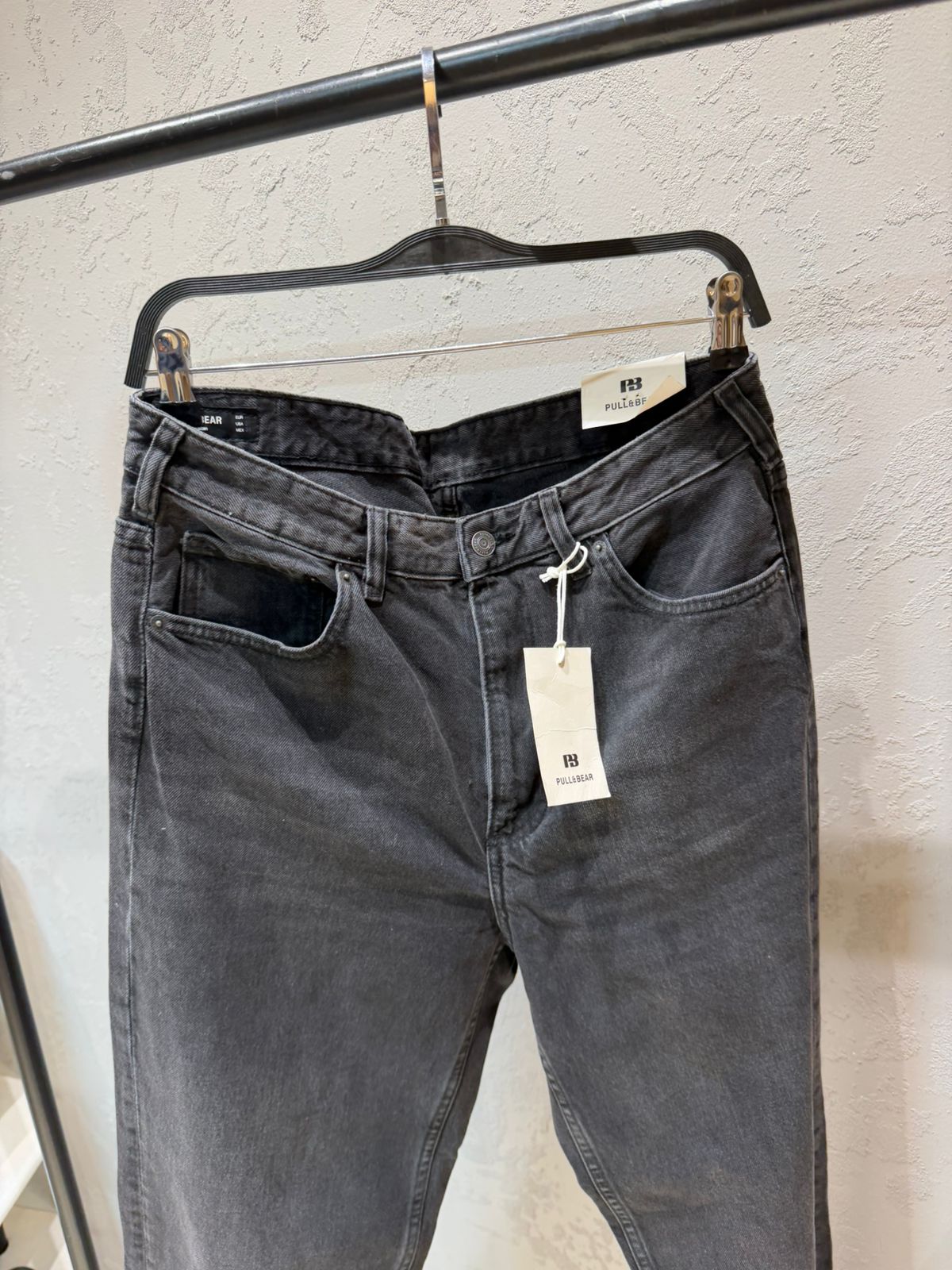 PULL&BEAR Relaxed Denim Jeans – Washed Black