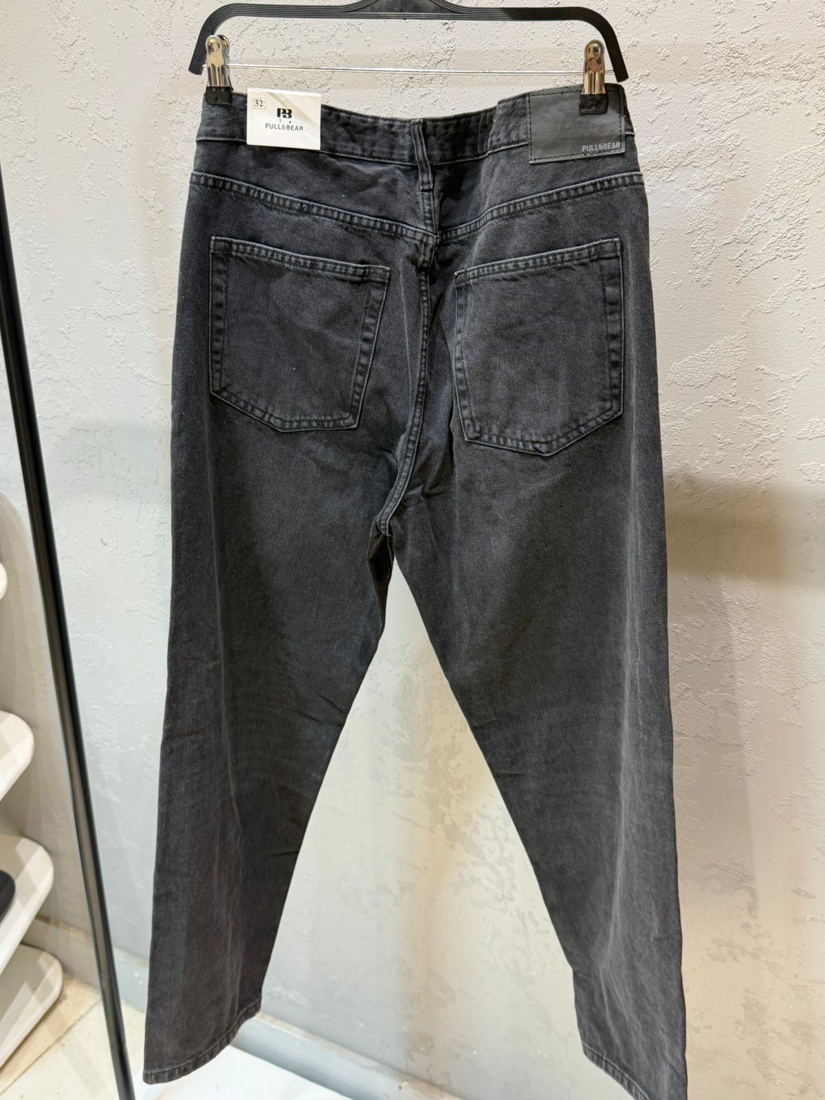 PULL&BEAR Relaxed Denim Jeans – Washed Black
