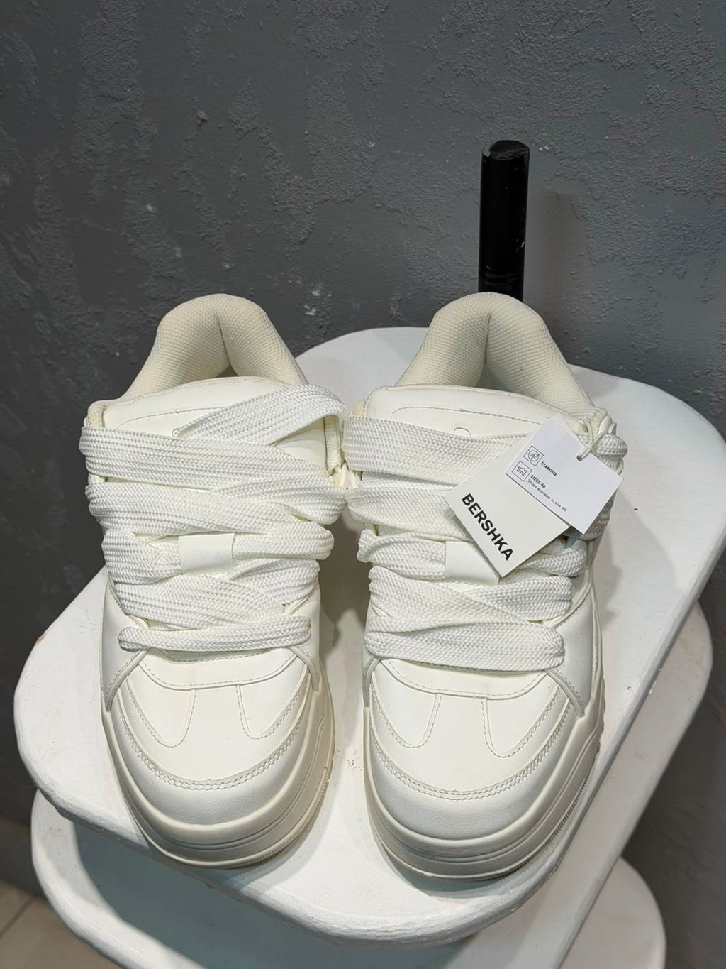 ZARA Retro Runner Sneakers – White Grey