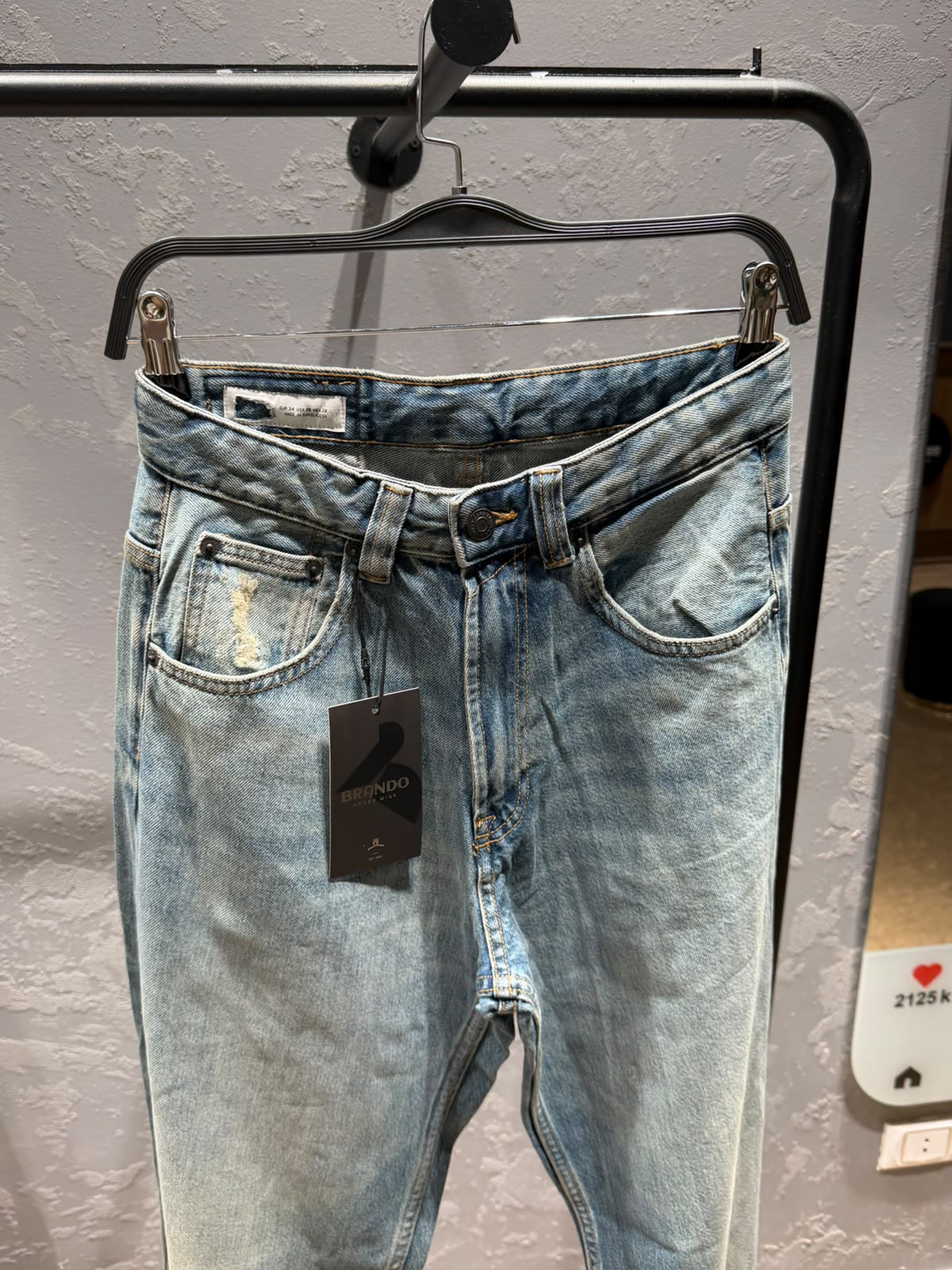 ZARA Vintage Tapered Jeans – Washed Light Blue