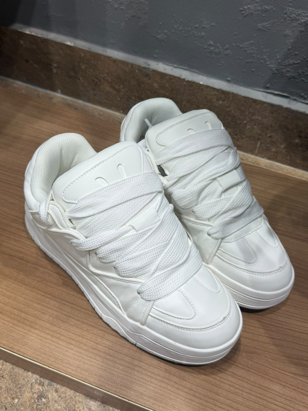 Oversized Lace Court Sneakers – Triple White