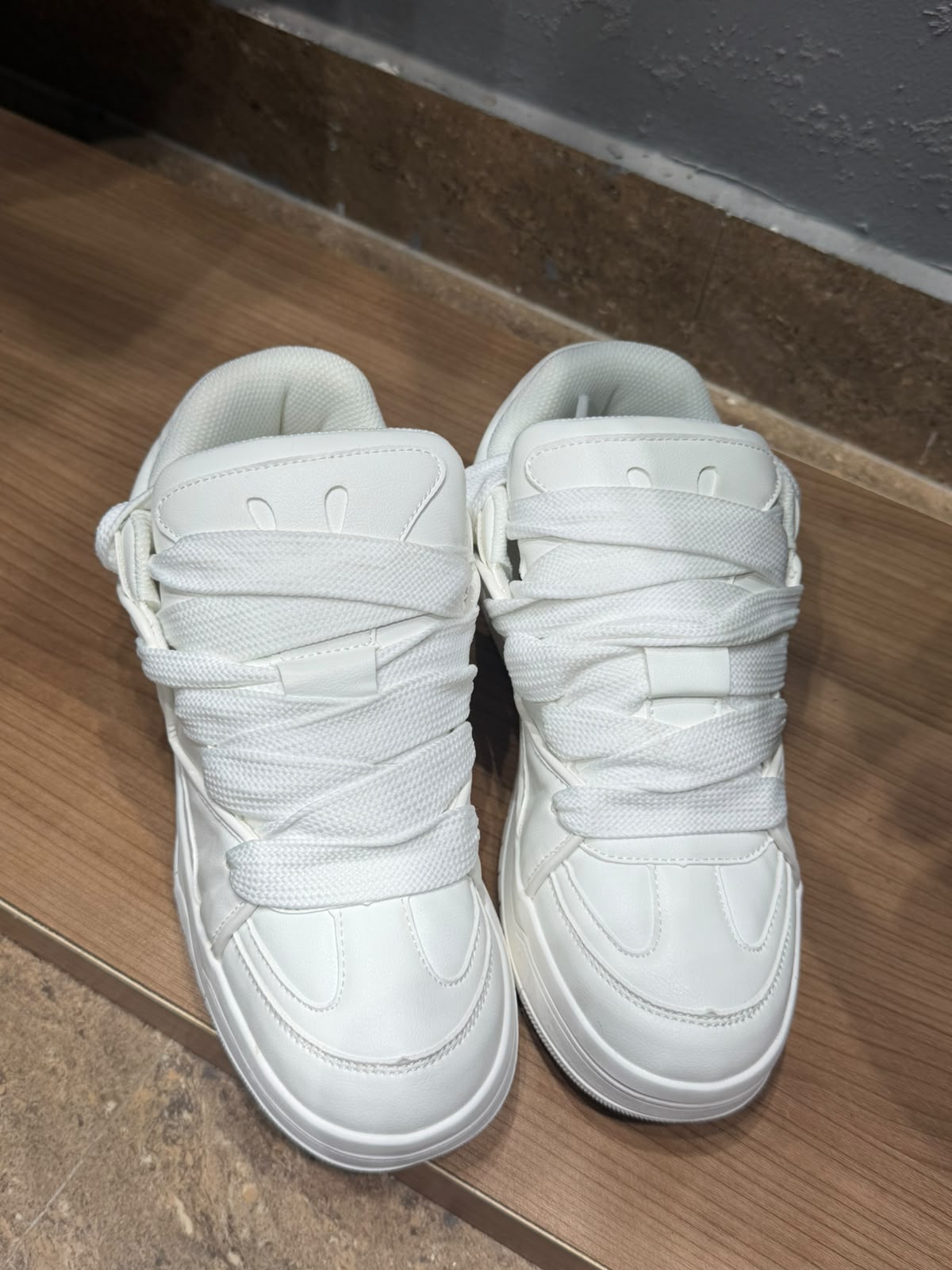 Oversized Lace Court Sneakers – Triple White