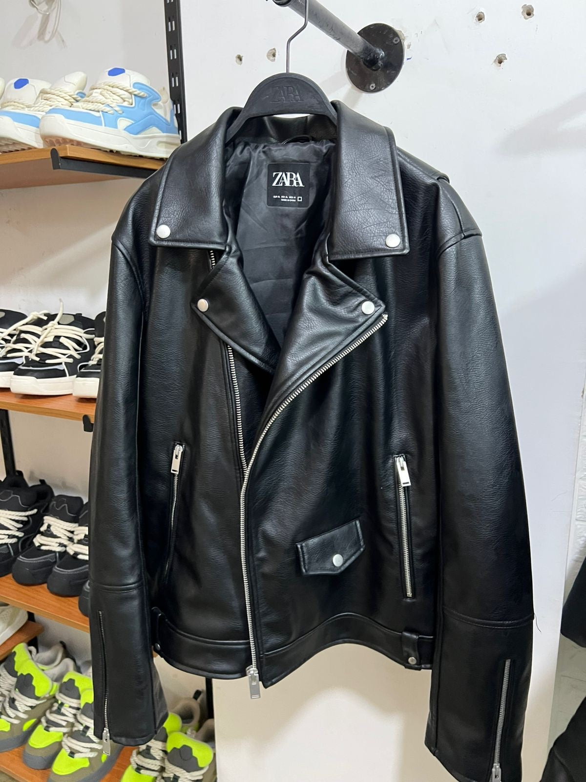 LEATHER-EFFECT BIKER JACKET - ZARA