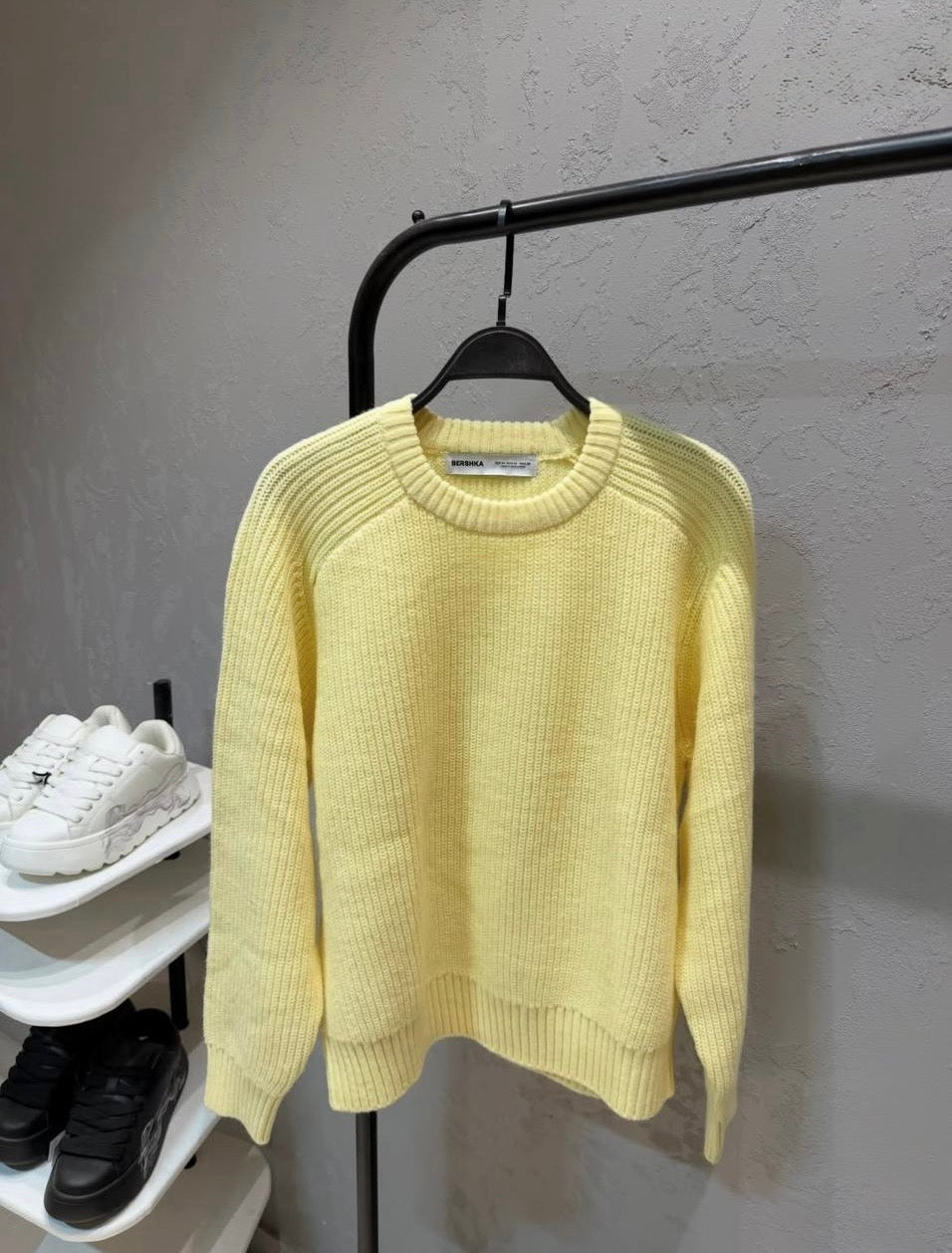 ZARA - KNITTED SWEATER